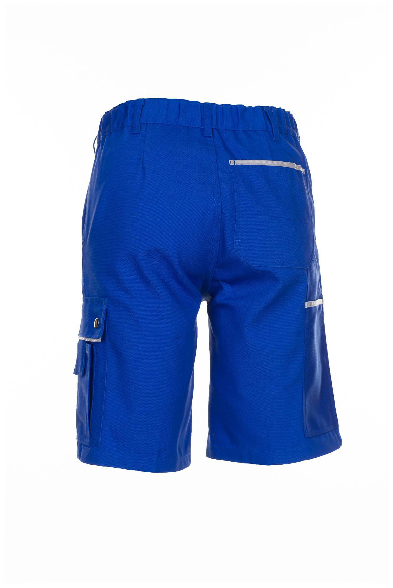 Blaue knielange Cargo-Shorts mit Seitentaschen und reflektierendem Besatz auf weißem Hintergrund.