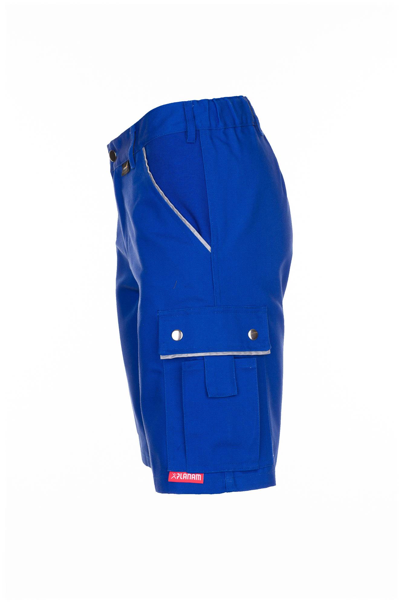 Blaue Arbeitsshorts mit seitlicher Reißverschlusstasche und Cargotasche mit Klappe, gezeigt auf schlicht weißem Hintergrund.