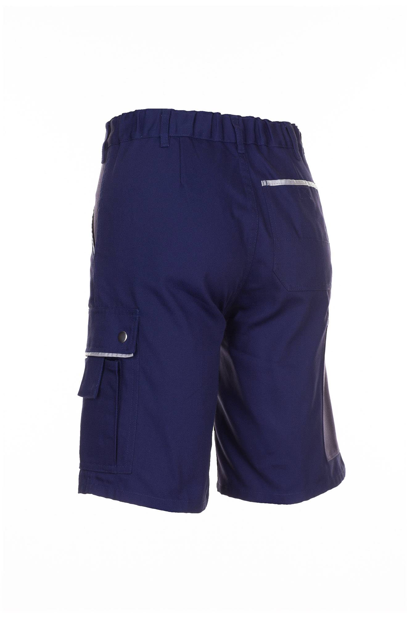 Marineblau Cargoshorts mit elastischem Bund, seitlicher Klappentasche und reflektierendem Besatz auf weißem Hintergrund.