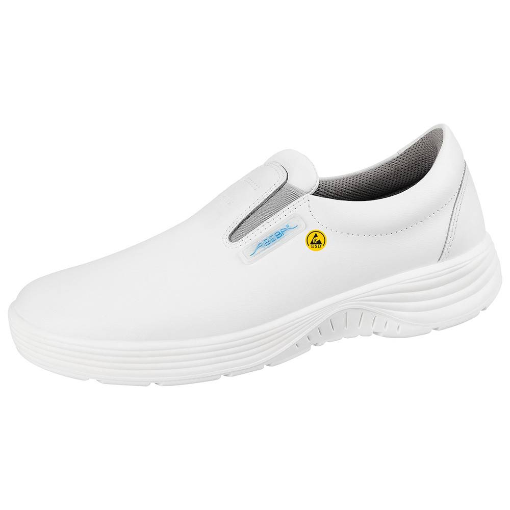 Weißer Slip-on-Schuh mit strukturierter Sohle und einem antistatischen Symbol an der Seite, entwickelt für professionellen Einsatz.