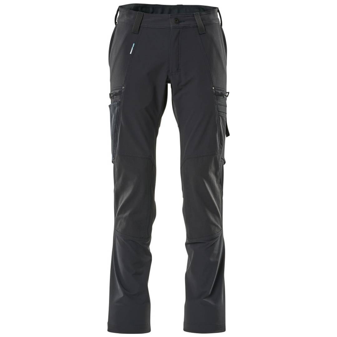 Schwarze Cargohose mit mehreren Reißverschlusstaschen und Gürtelschlaufen, gezeigt auf weißem Hintergrund.