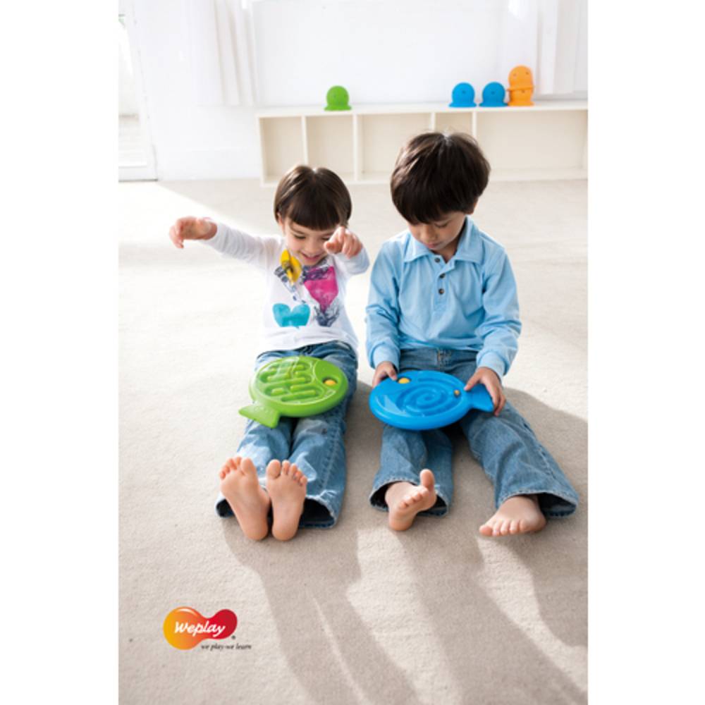 Weplay KF0005 Tricky Fish Balance Fisch, grün mit 2 Kugeln, grün