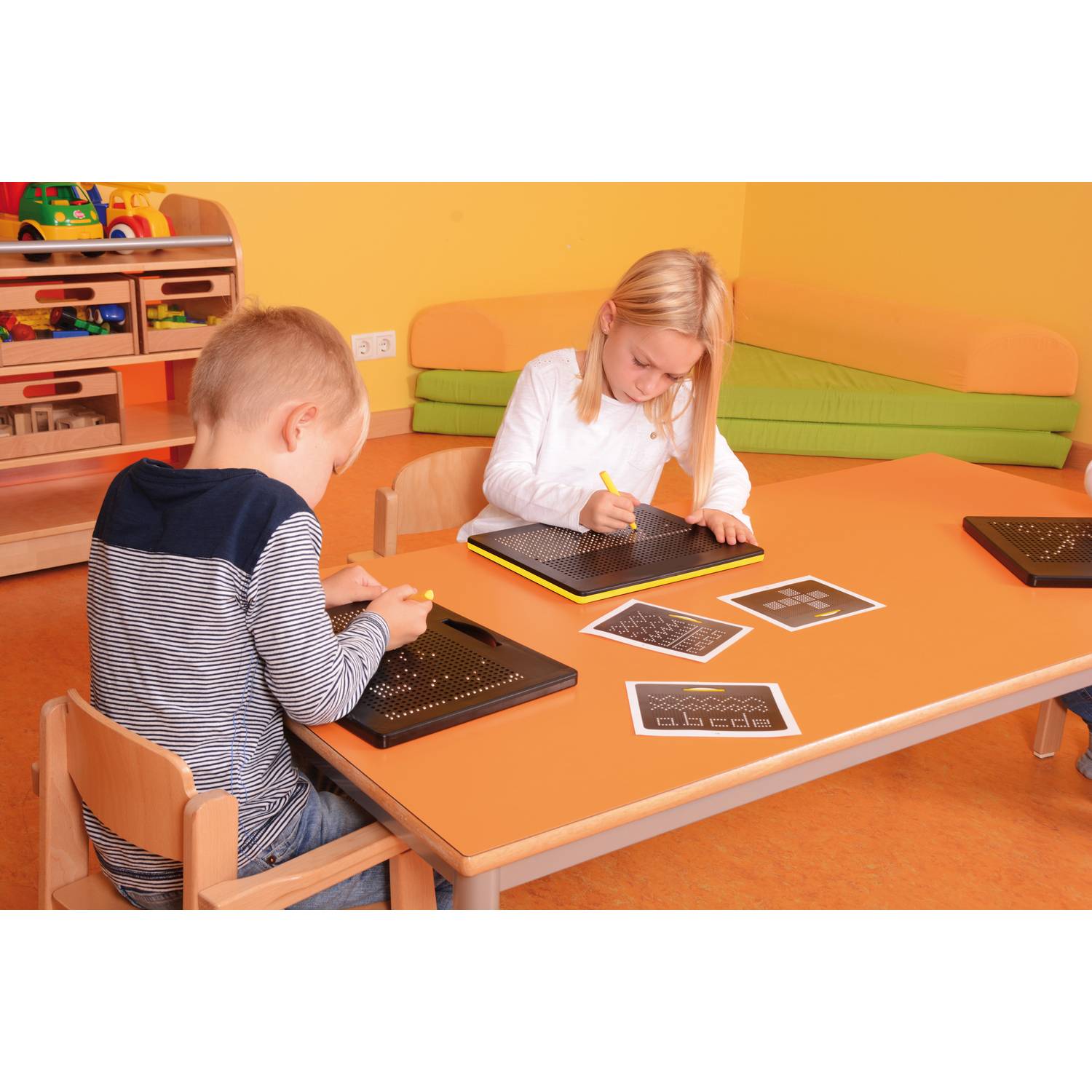 EDUPLAY 120538 Magnet Schreib-/Maltafel, schwarz, 21-teilig (1 Set)