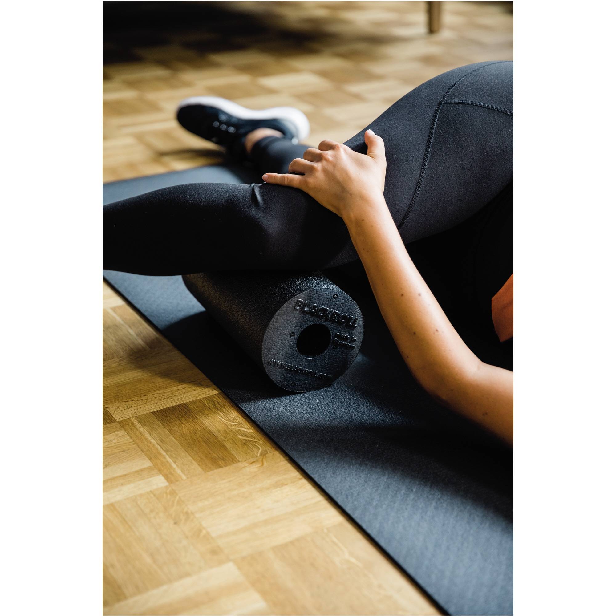 BLACKROLL Faszienrolle 30 cm A000389 schwarz