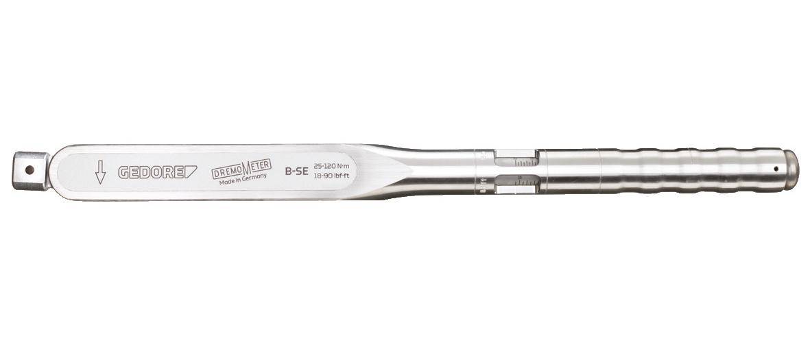 Ein metallischer Drehmomentschlüssel mit einer messbaren Skala, die die Bereiche „25-120 N·m