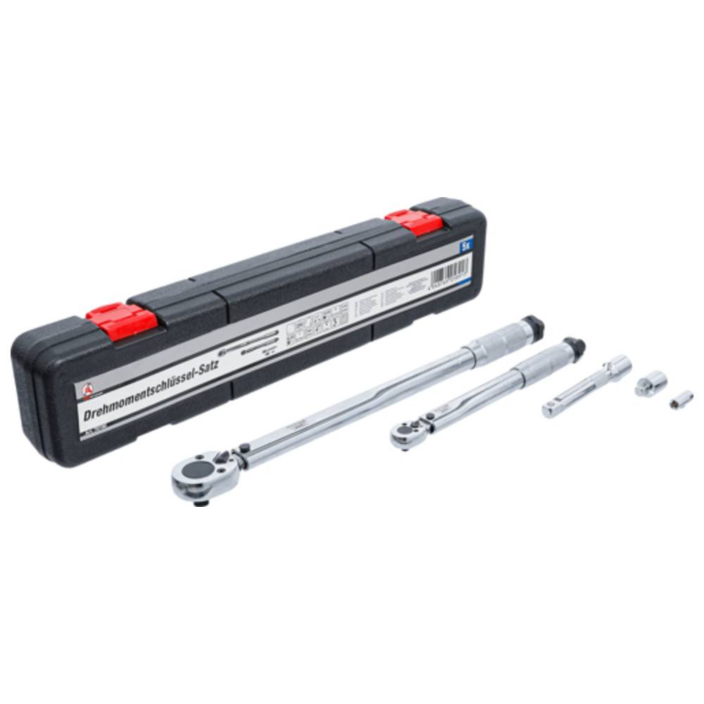 Ein Drehmomentschlüssel-Set mit schwarzem Koffer und roten Arretierclips enthält einen Drehmomentschlüssel, eine Verlängerung und mehrere Steckschlüssel.