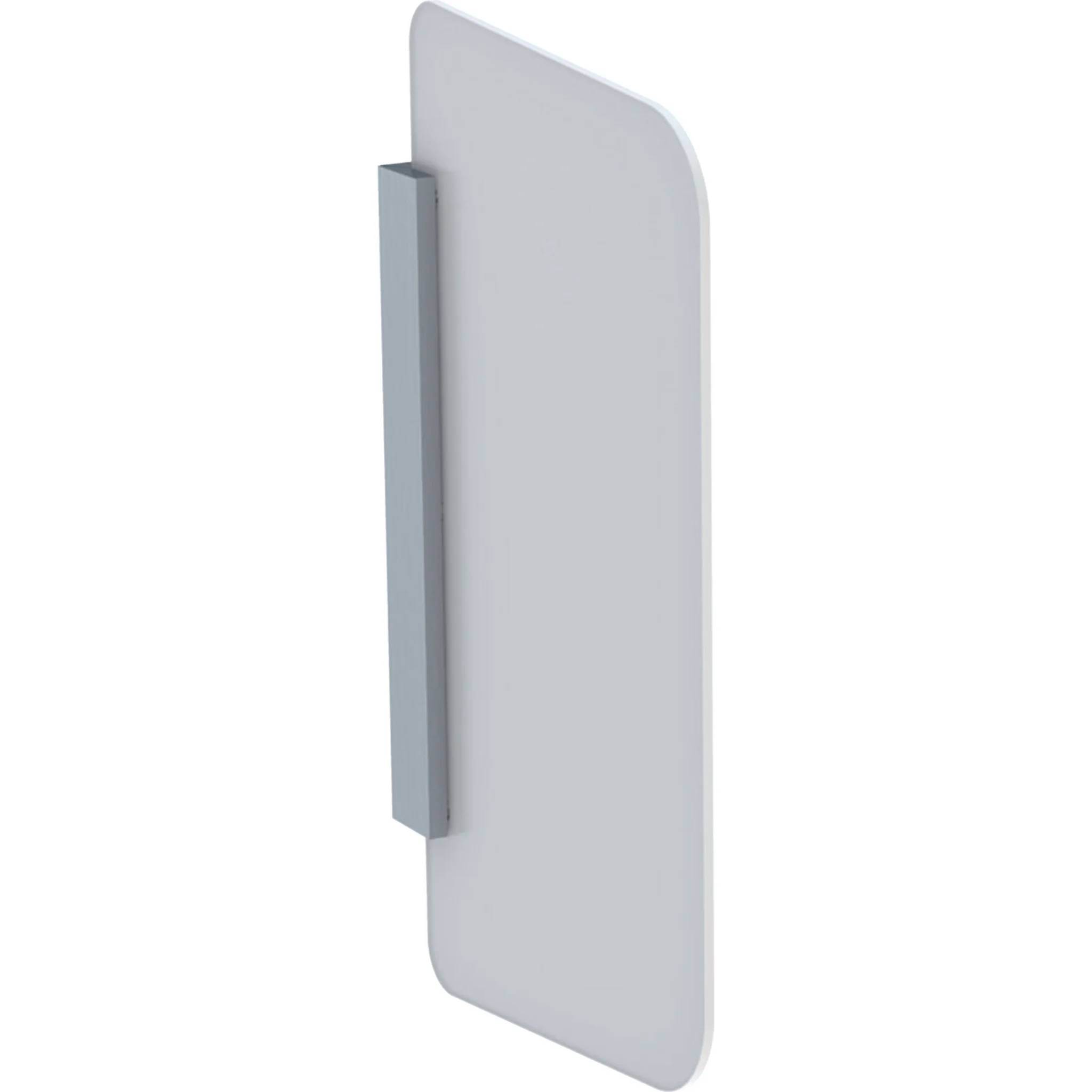 Minimalistisches grau rechteckiges wandmontiertes Panel mit einem vertikalen Griff oder einer Halterung auf der linken Seite, shown auf weißem Hintergrund.