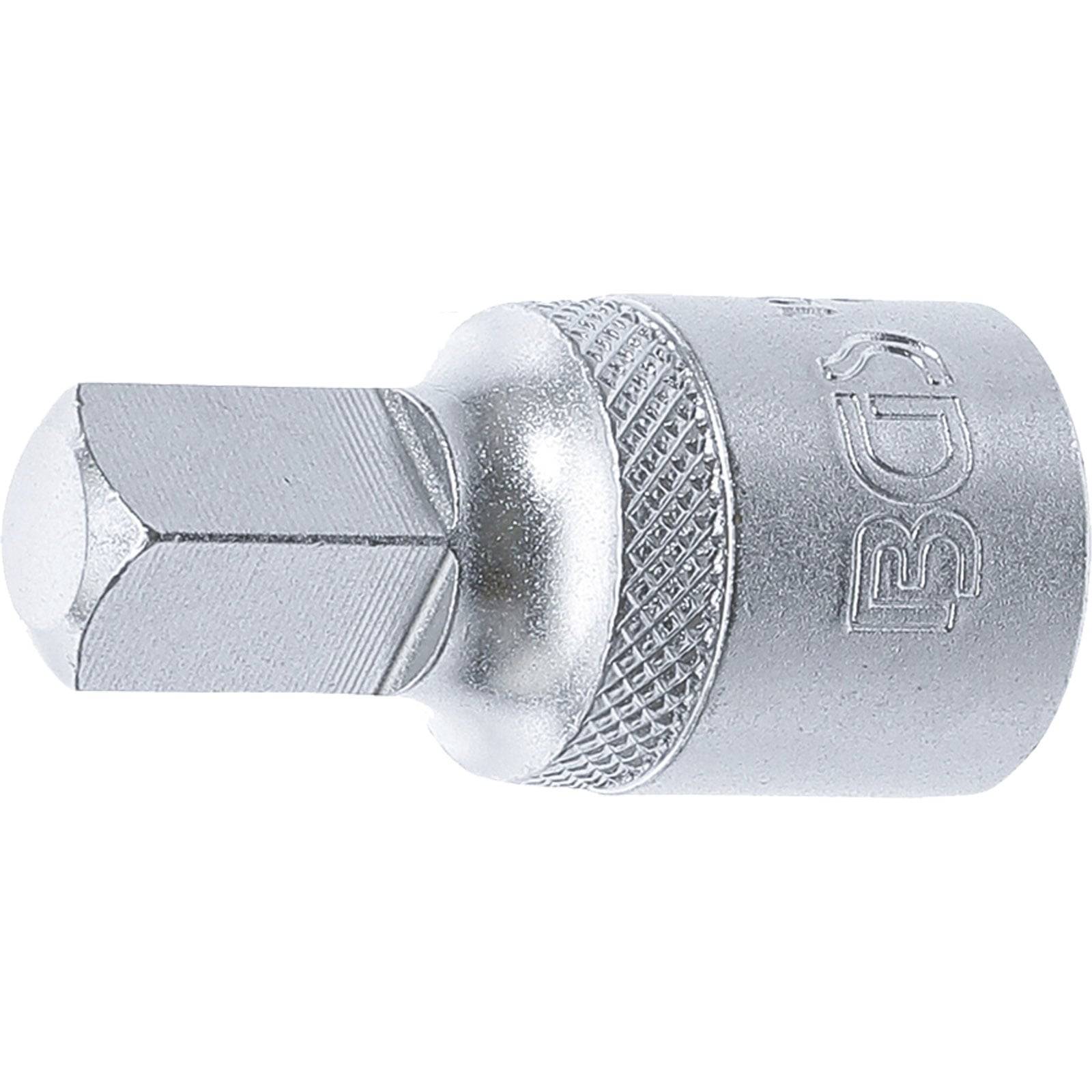 Ein Metalladapter-Sockel mit sechseckiger Spitze, entwickelt zum Anbau an eine Ratsche oder Schraubschlüssel, mit einer gerändelten Griffoberfläche für besseren Halt.