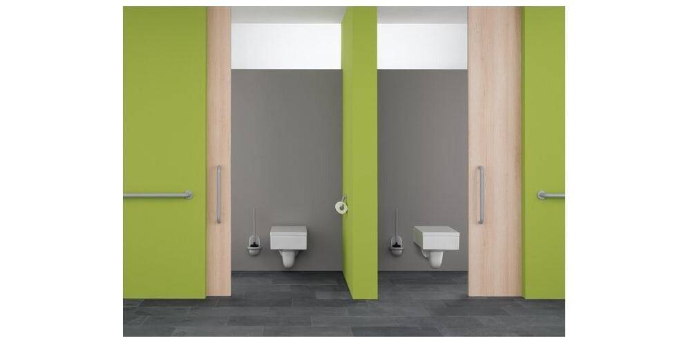 HEWI Badetuchhalter SERIE 477 d= 33mm m Ros. d= 70 Maß 600mm reinweiß