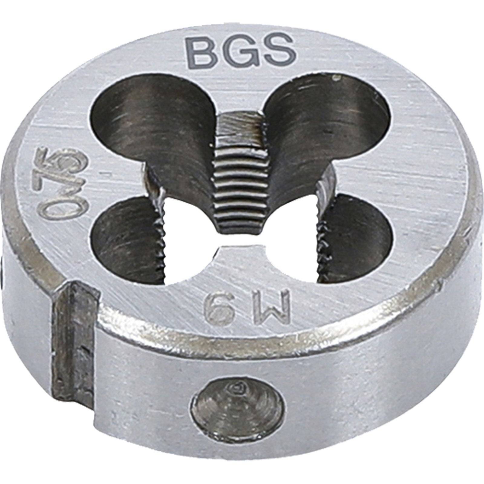 Eine Gewindeschneidbacke aus Metall, gekennzeichnet mit 'BGS M9 0.75', ausgestattet mit drei Schneidschlitzen und einem Schraubenloch zum Erzeugen von Gewinden auf Stangen oder Rohren.