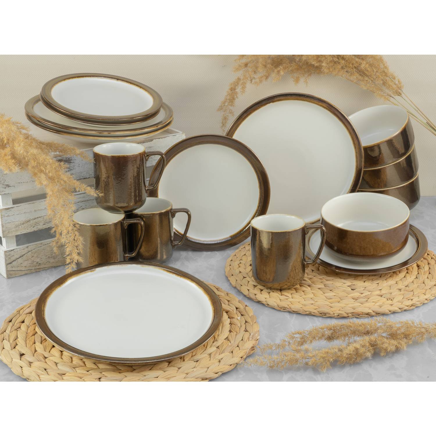 CreaTable 23589 Kombiservice Modern Industrial für 4 Personen, Steinzeug, weiß/gold (1 Set, 16-teilig)