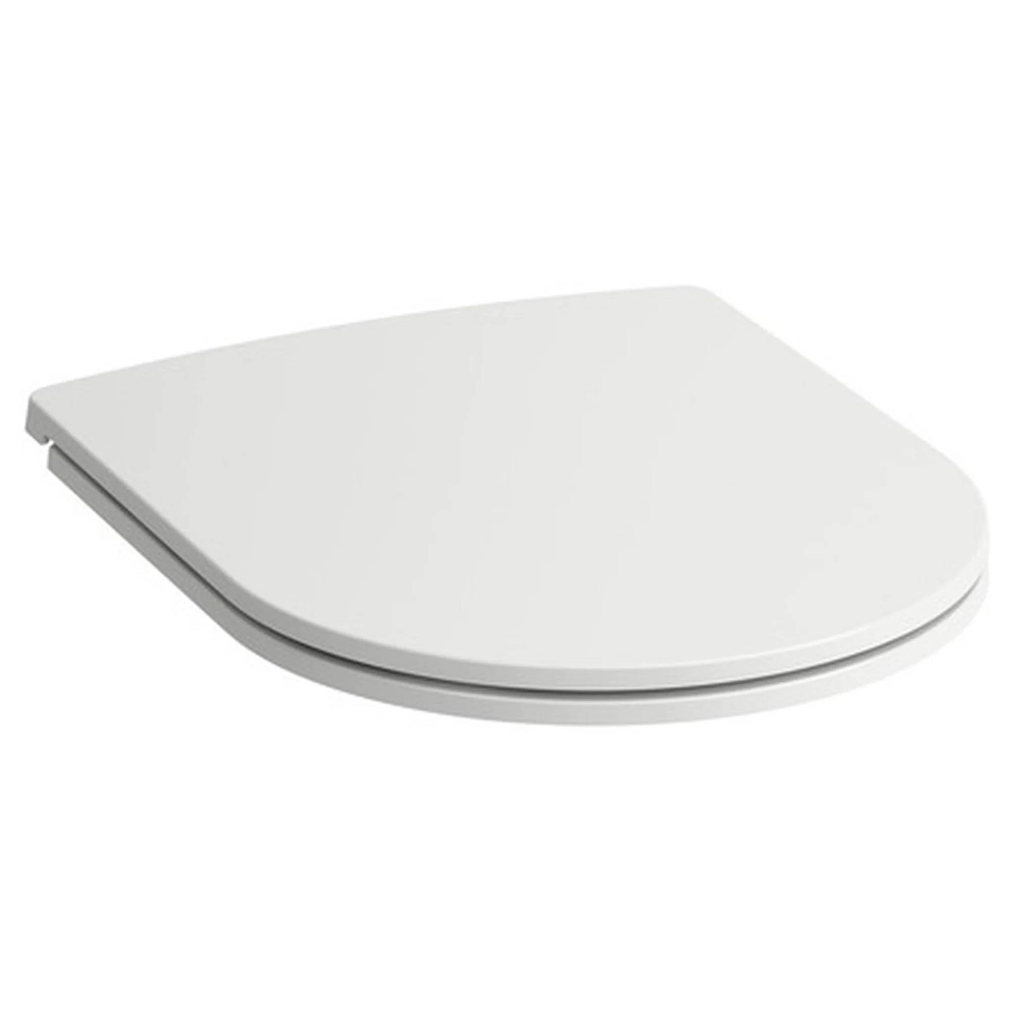 Weiße Toilettensitzdeckel auf einem schlichten weißen Hintergrund, gezeigt in einer geschlossenen, abgerundeten Ovalform.