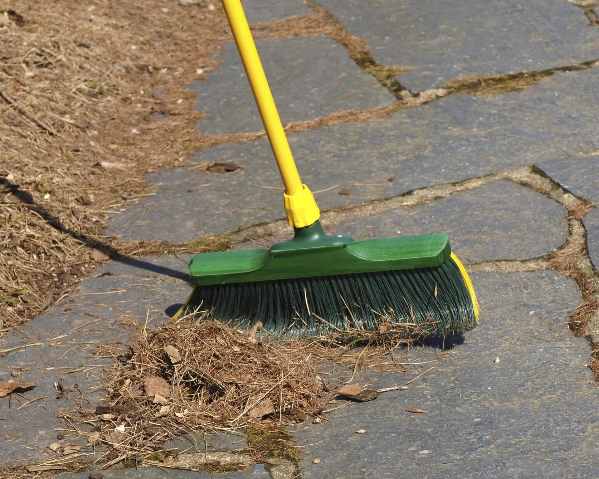 Krallenbesen mit Teleskopstiel 40 cm breit