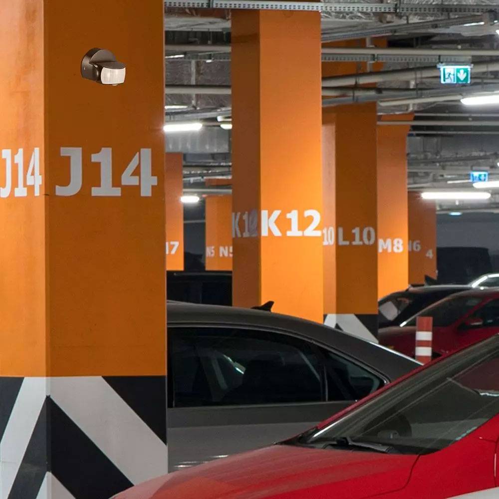 LED Röhre mit Bewegungsmelder Feuchtraum LED Feuchtraumleuchte 120 cm Werkstattlampe Wannenleuchte, IP65, 1x LED 36W 4320lm neutralweiß, L 120 cm