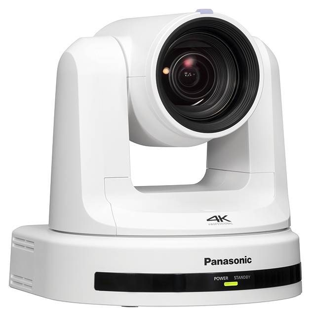 Panasonic weiße 4K-PTZ-Kamera auf einem Standfuß, von vorne gezeigt vor einem einfachen Hintergrund.