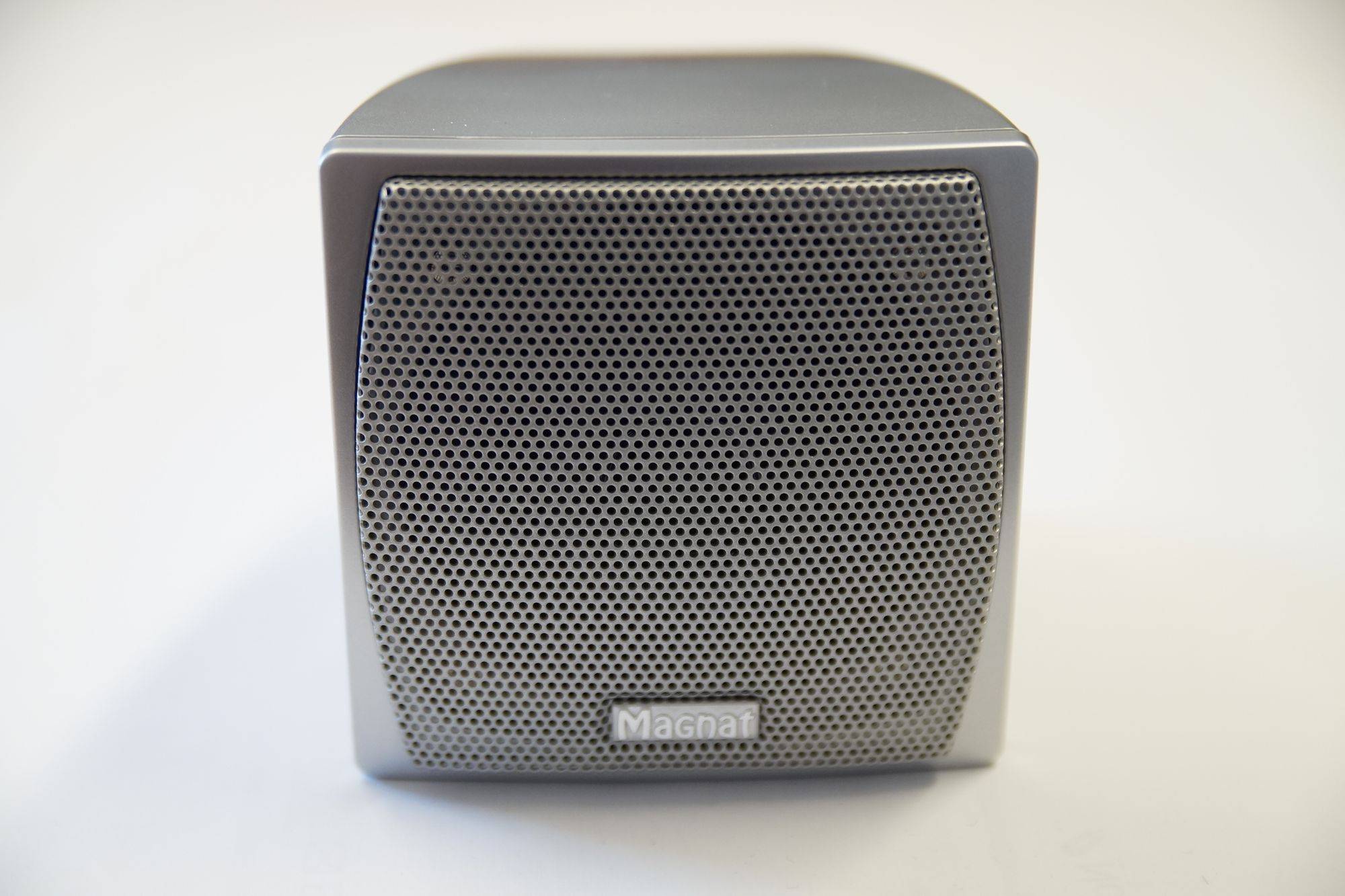 1 Stück Magnat Symbol 5000A Front Lautsprecher 90 Watt max.Silber