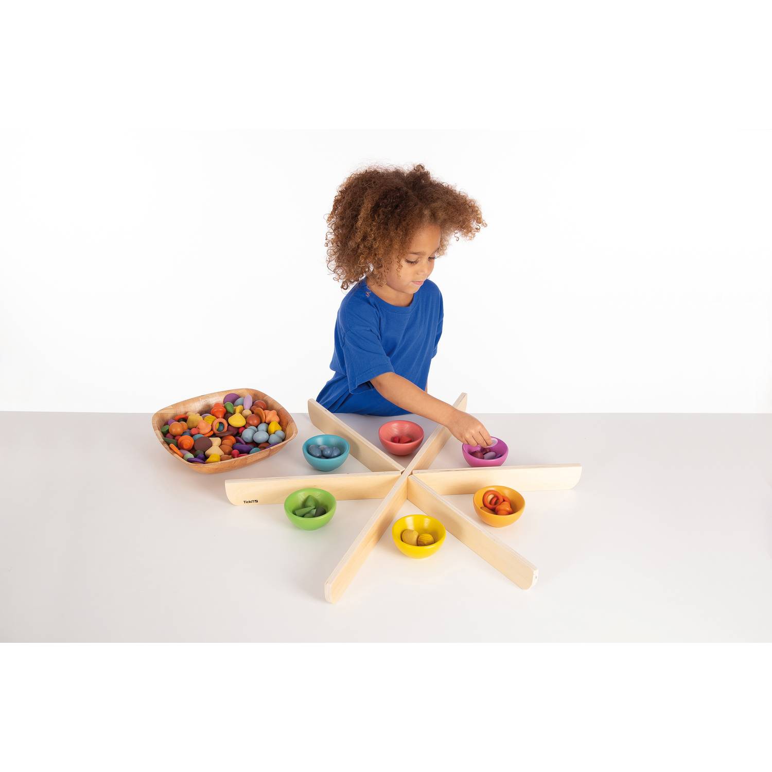 EDUPLAY 110494 Trennkreuz Ø 64,6 x 5 cm, für runden Leuchttisch, schwarz