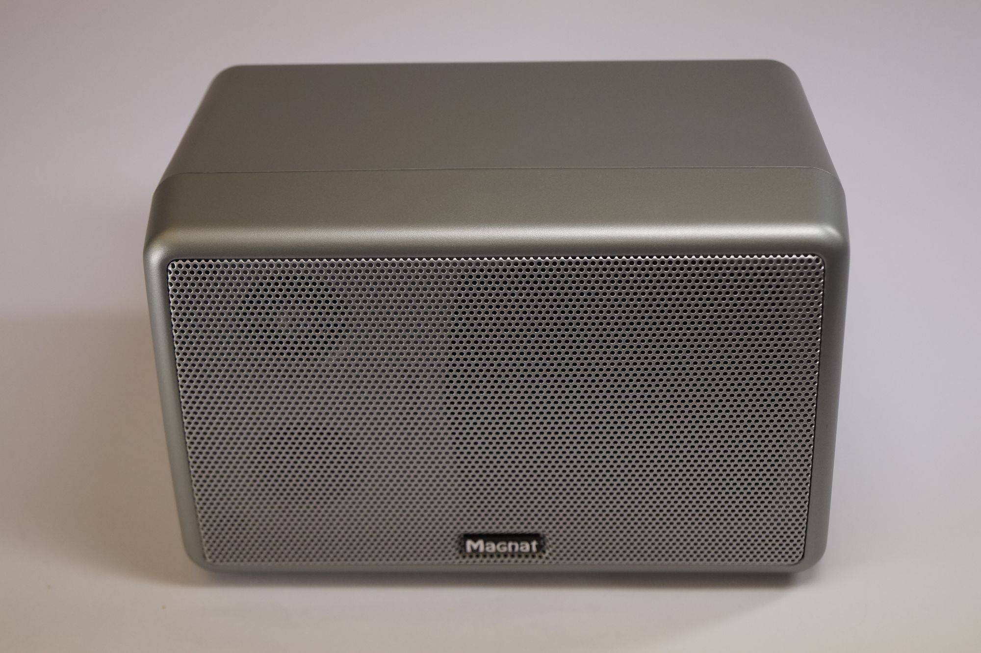 1 Stück Magnat Metric Center Lautsprecher silber, Neuware