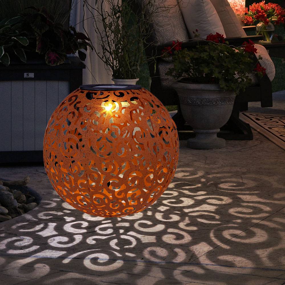 Solarleuchte rost Solarlampe für Außen Kugel Solar Garten Deko Erdspieß, mit orientalischem Lichteffekt, Metall, 1x LED warmweiß, DxH 18x52,5 cm