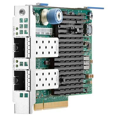 Nahaufnahme einer Netzwerkschnittstellenkarte mit zwei Ethernet-Anschlüssen, einer grünen Leiterplatte und schwarzen Kühlkörpern, isoliert auf weißem Hintergrund dargestellt.