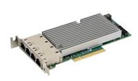 PCIe-Netzwerkadapterkarte mit großem silbernem Kühlkörper und vier Ethernet-Anschlüssen auf der Halterung, gezeigt auf weißem Hintergrund