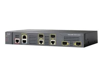 Rückansicht eines Cisco-Netzwerk-Switches mit mehreren Ethernet-Anschlüssen und Belüftungsschlitzen auf einem graumetallic Gehäuse.
