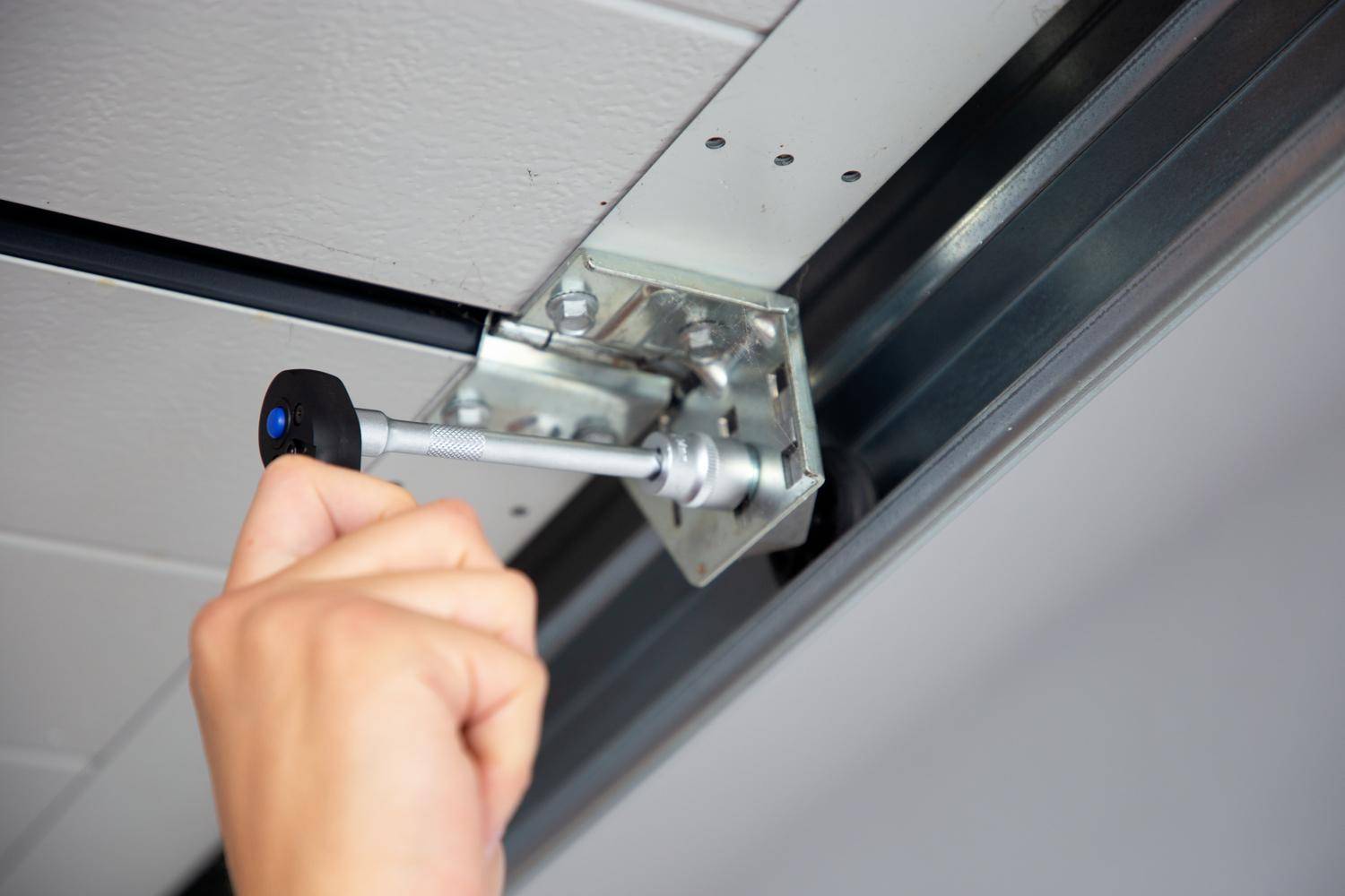 Brilliant Tools 1/4" + 1/2" Universal-Werkzeug-Satz, 143-tlg