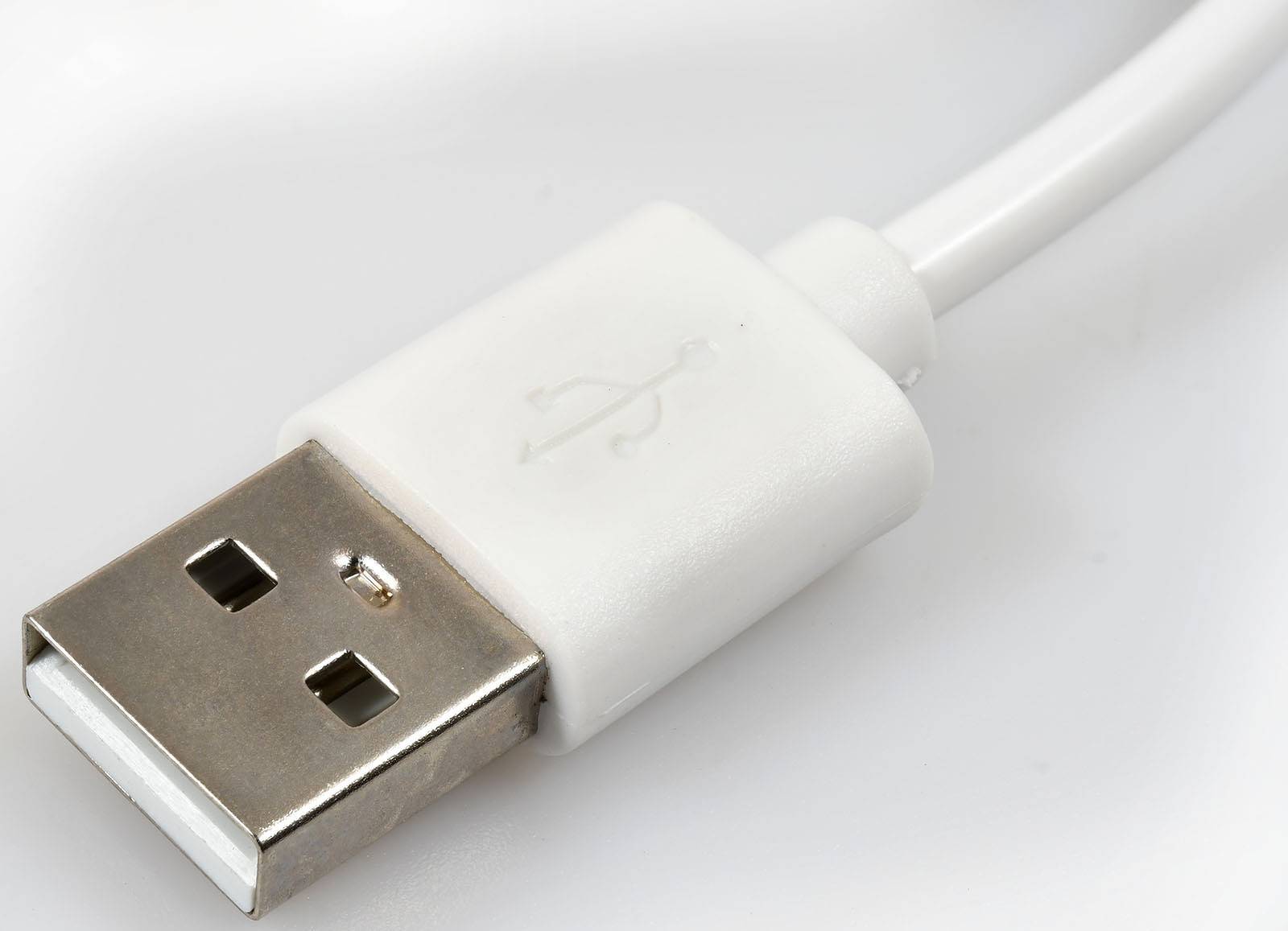 goobay USB-C Lade- u. Synchronisationskabel für Geräte mir USB-C Anschluss, 0,5m, Weiß