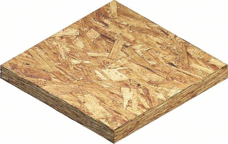 Eine Nahaufnahme einer Oriented Strand Board (OSB)-Platte, die ihre strukturierte und geschichtete Holzspanoberfläche zeigt.