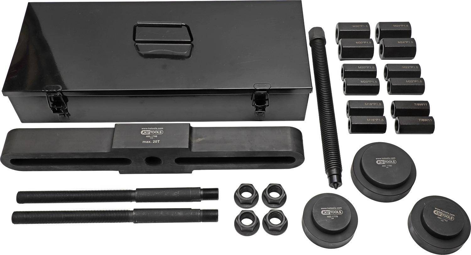 Ein schwarzes hydraulisches Abzieher-Set, bestehend aus einem zylindrischen Abzieher, Bolzen und Muttern, ordentlich auf weißem Hintergrund angeordnet.