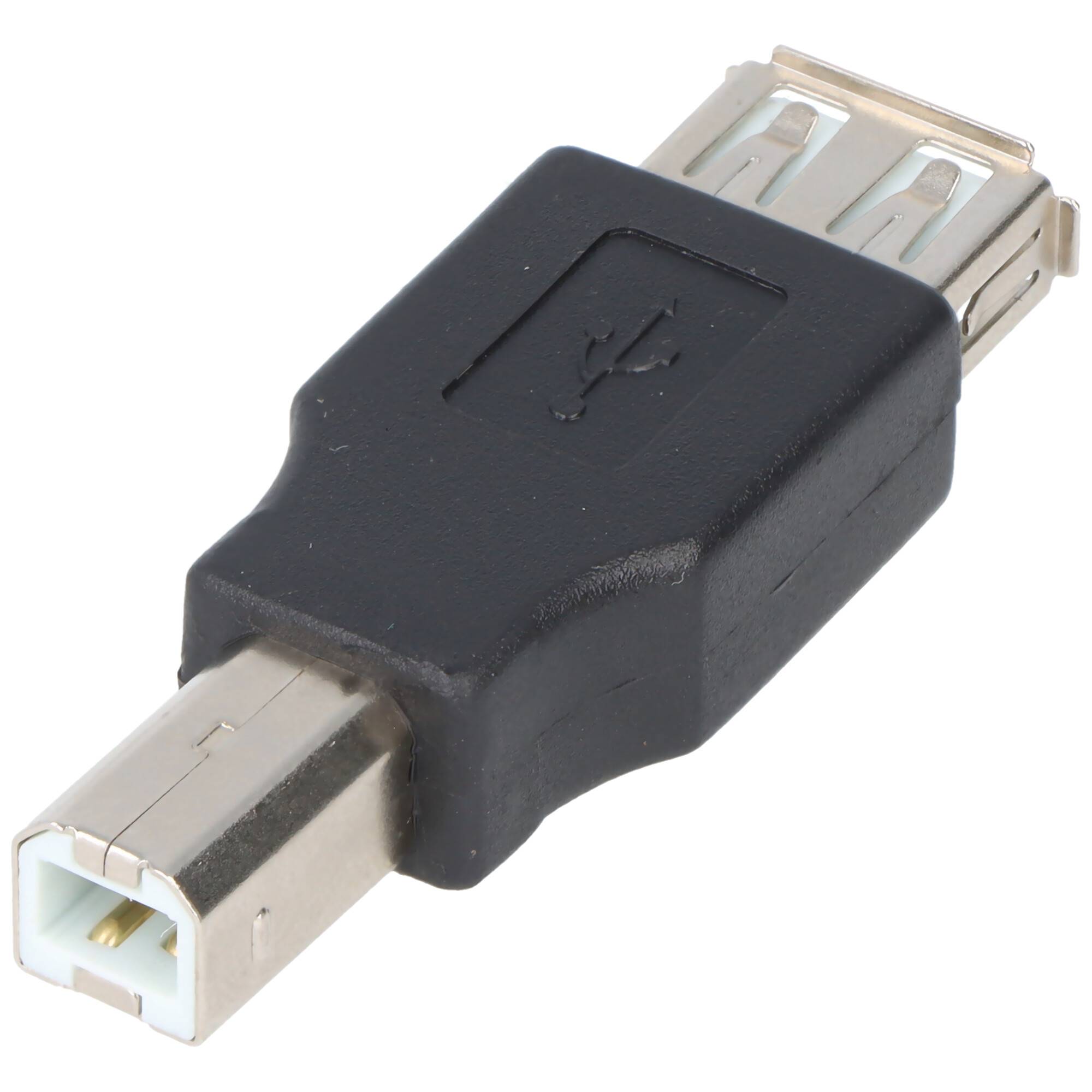Ein schwarzer USB-Adapter mit einem USB-A-Buchsenanschluss auf der einen Seite und einem USB-B-Stecker auf der anderen Seite.