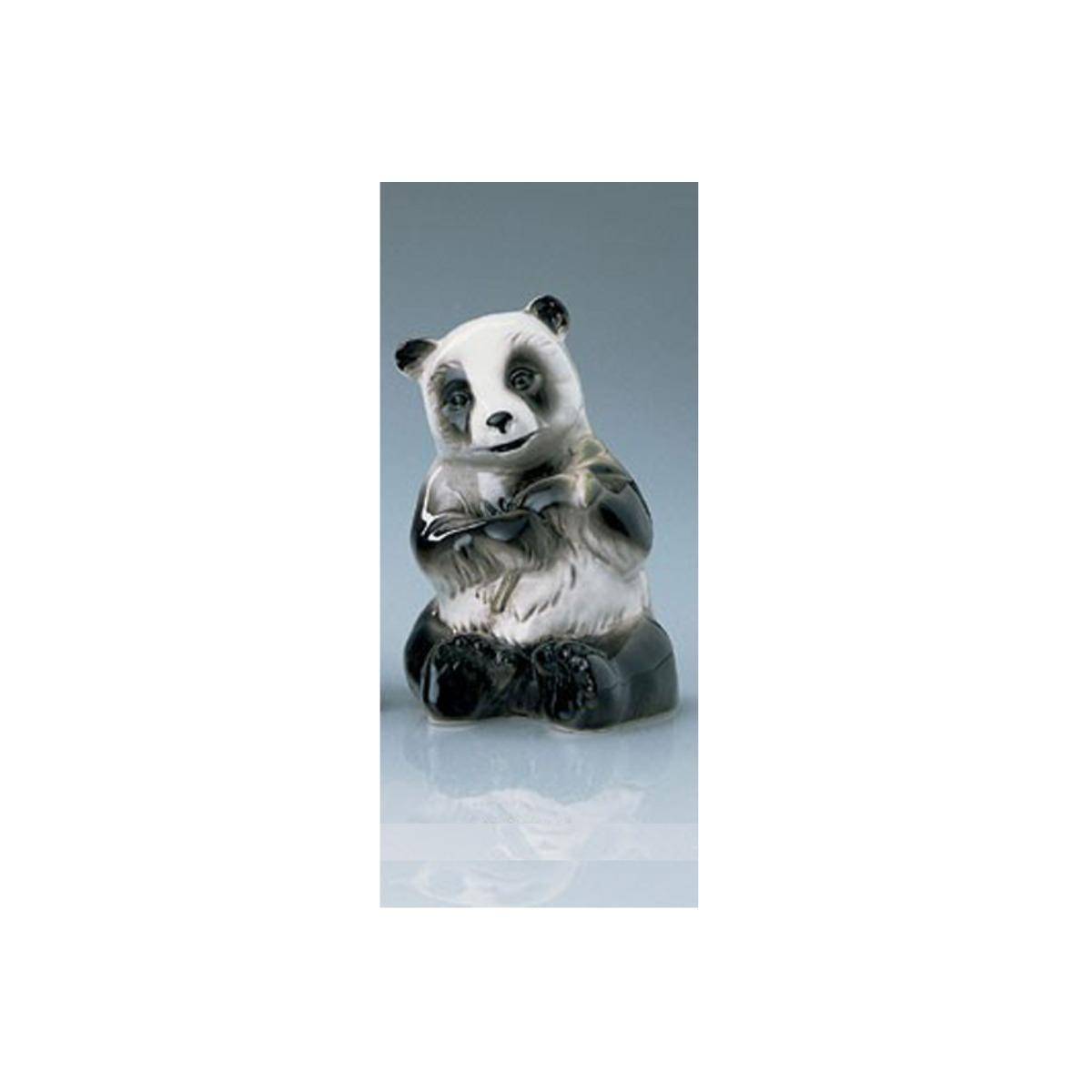 02599/40 - Pandabär, aufrecht sitzend