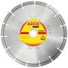 Ein kreisförmiges, metallisches Sägeblatt mit segmentierten Kanten und einem gelben Etikett in der Mitte mit Herstellerangaben.