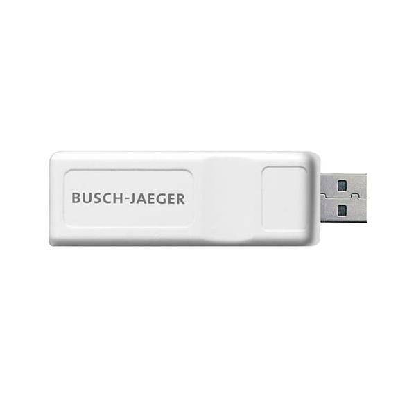 Ein weißes USB-Gerät mit der Aufschrift 