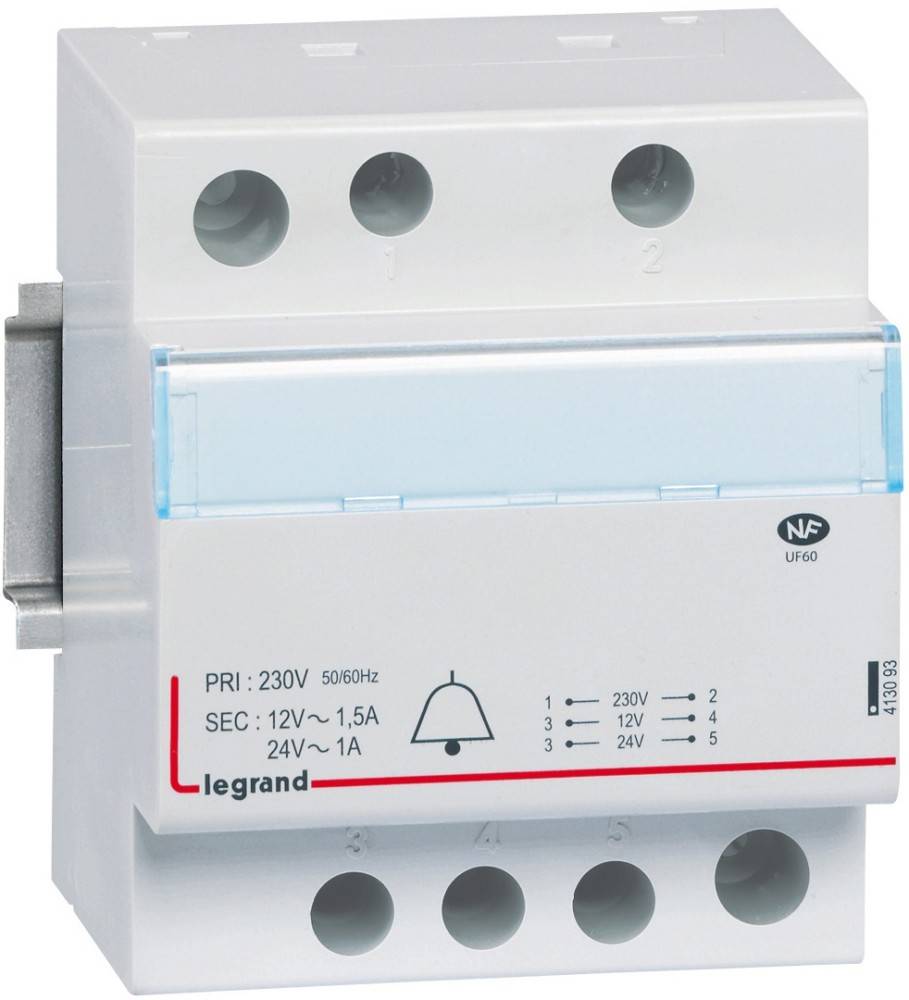 Legrand-Transformator, 230V Primär, einstellbare Sekundärseite 12V-24V, mit Schaltkreisverbindungen und Symbolen gekennzeichnet, auf DIN-Schiene montiert.