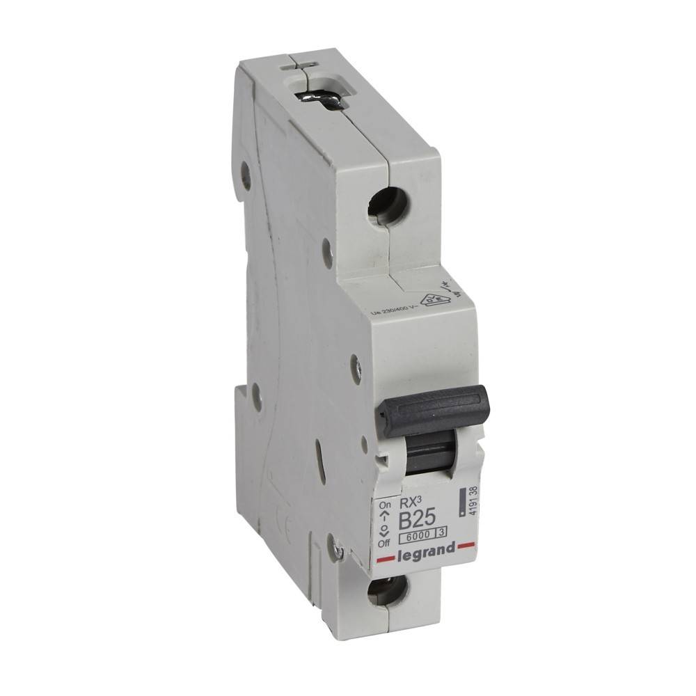 Ein grauer Legrand B25 Sicherungsautomat mit schwarzem Schalter, der Produktdetails an der Seite zeigt.