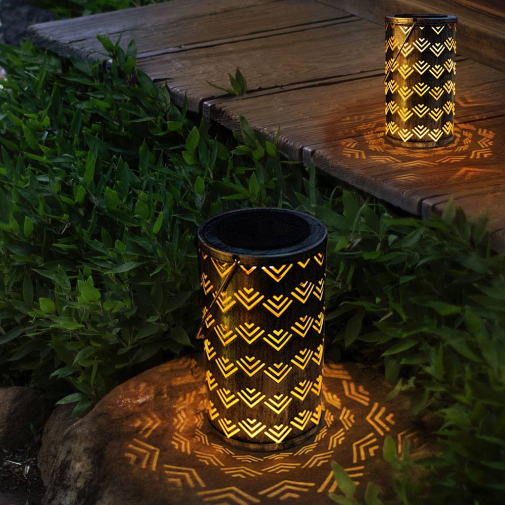 Solarleuchte Laterne Solarlaterne silber antik Außenleuchte Laterne Lichteffekt, Dekorstanzungen, Metall, 1x LED 0,06W warmweiß, DxH 11x19 cm, 2er