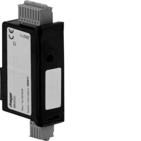 Eine Nahaufnahme eines schwarzen und weißen Hager SM205-Geräts, beschriftet mit '2R01 3013', mit Anschlüssen oben und unten für elektrische Integration.