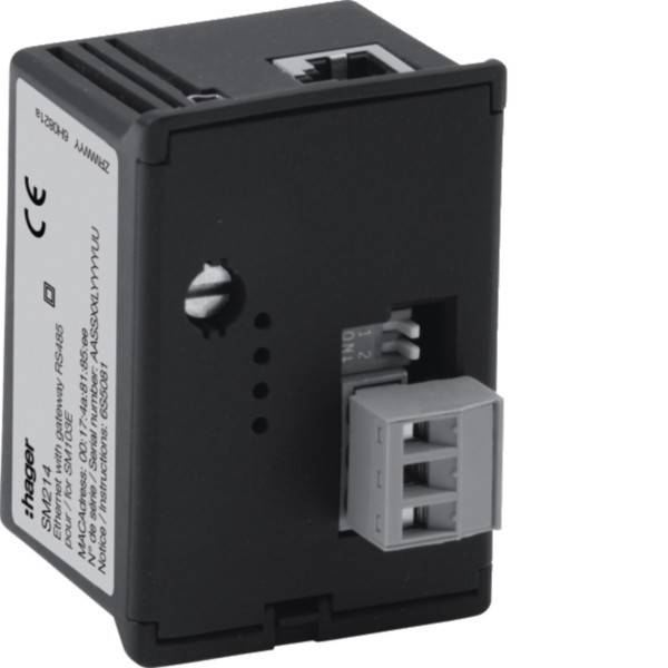 Ein schwarzes Hager-Gerät mit Anschlüssen und einer Beschriftung an der Seite, versehen mit Steckverbindern für elektrische oder Netzwerkinstallation.