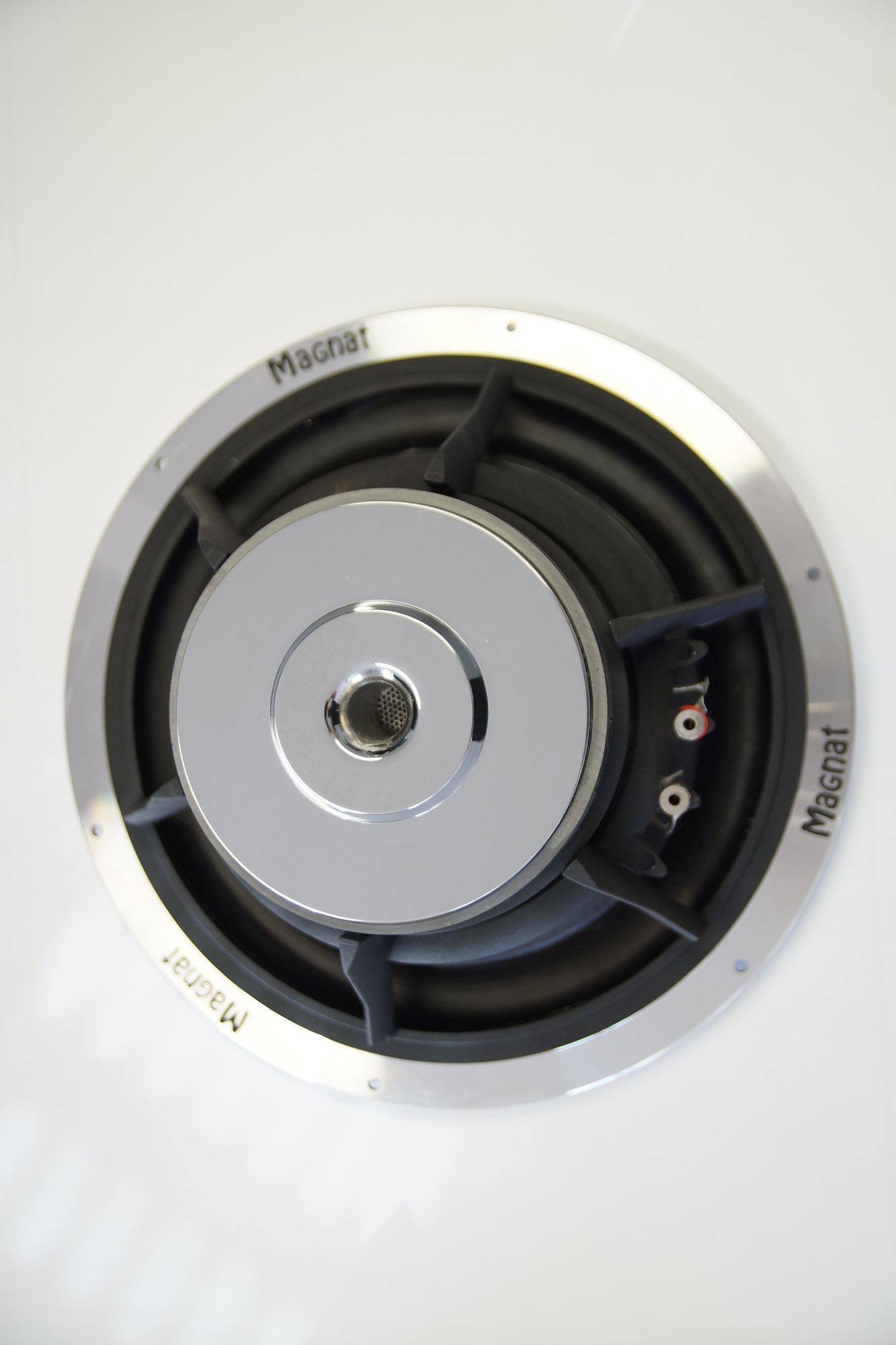 Magnat AD 300, High END 30er Subwoofer,Basslautsprecher, 1200 Watt, NEU