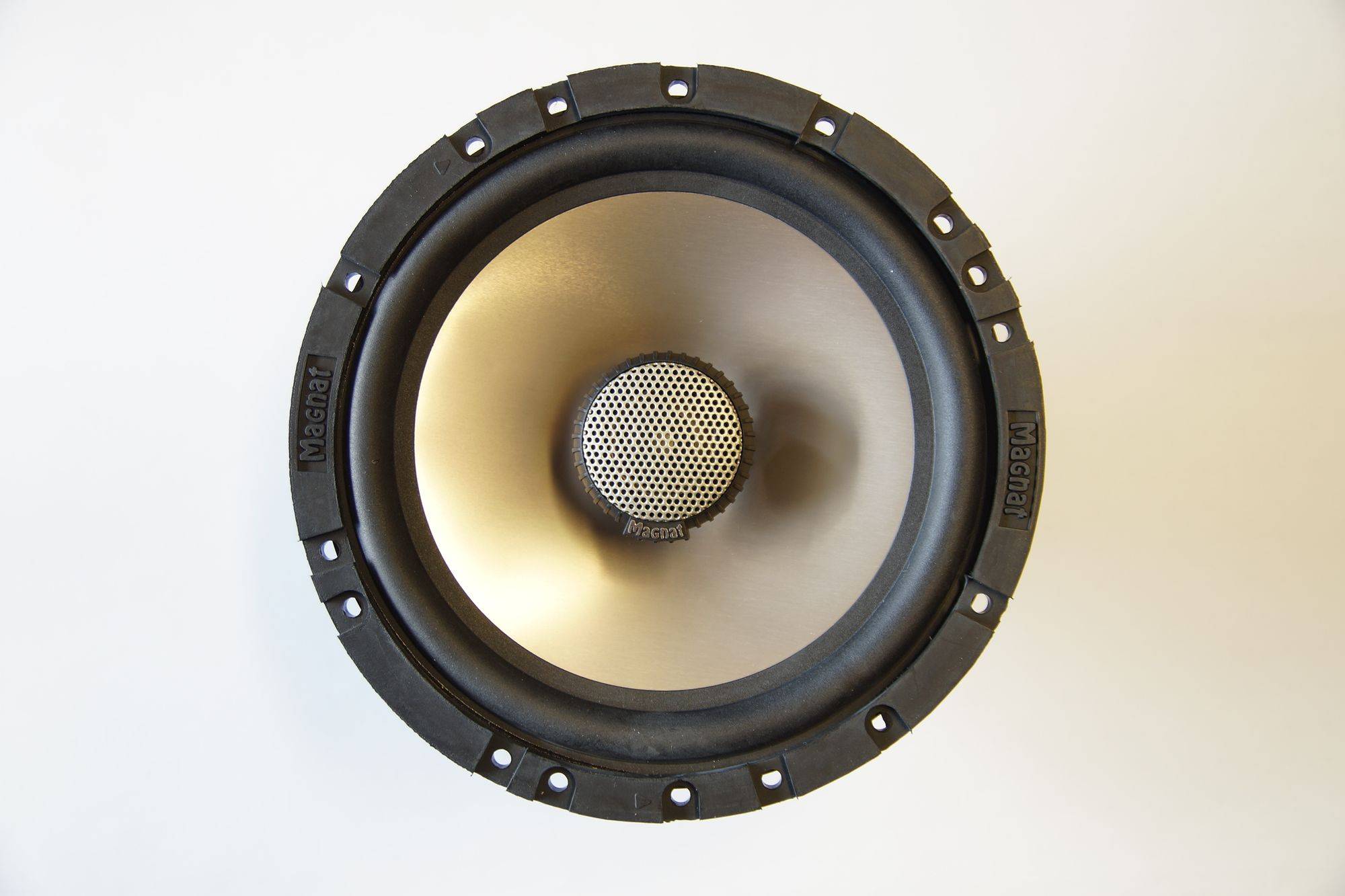 1 Paar Magnat 2 Wege System Xcentric 162 OHNE Frequenzweiche 200 Watt max.,