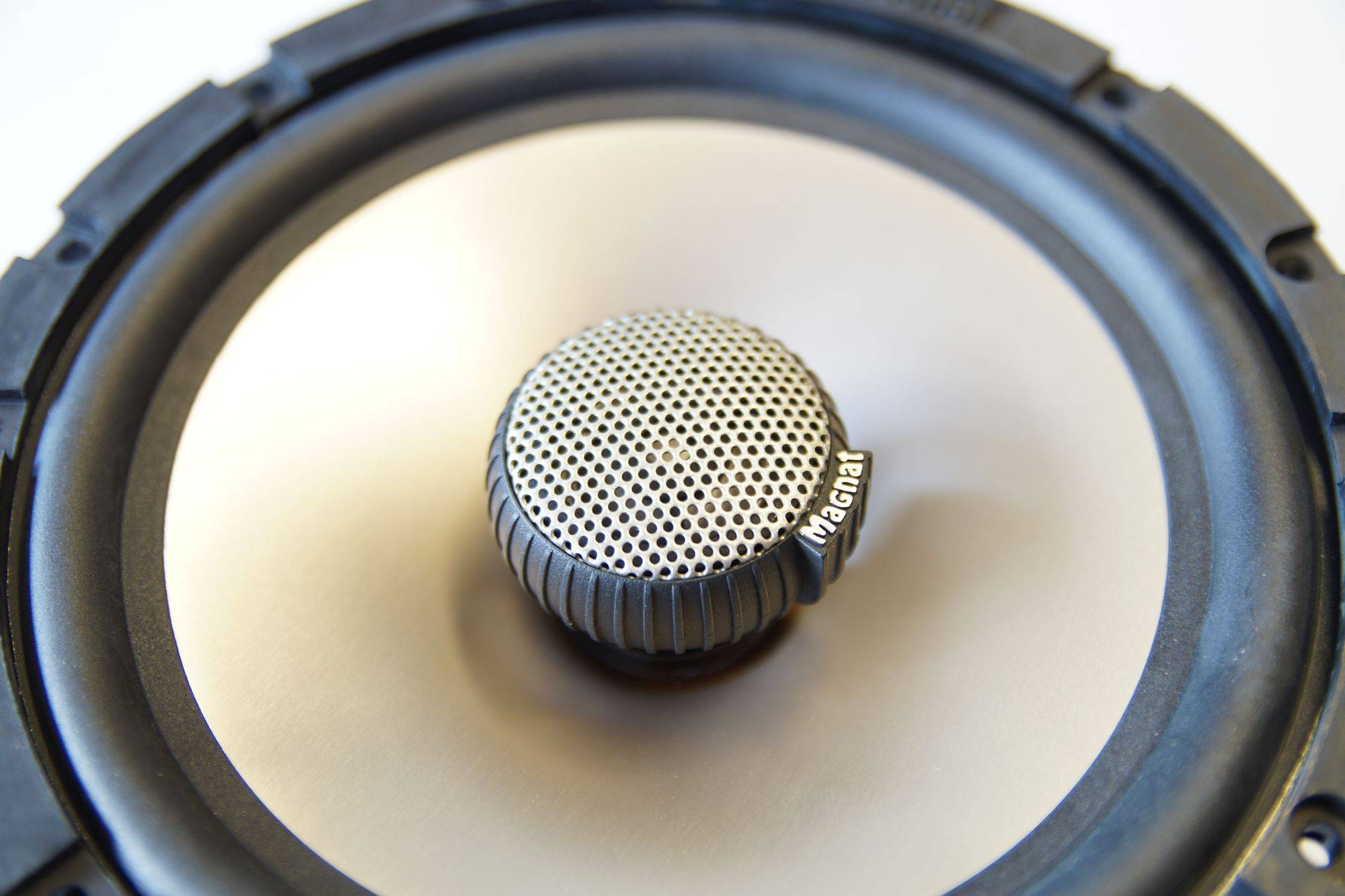 1 Paar Magnat 2 Wege System Xcentric 162 OHNE Frequenzweiche 200 Watt max.,