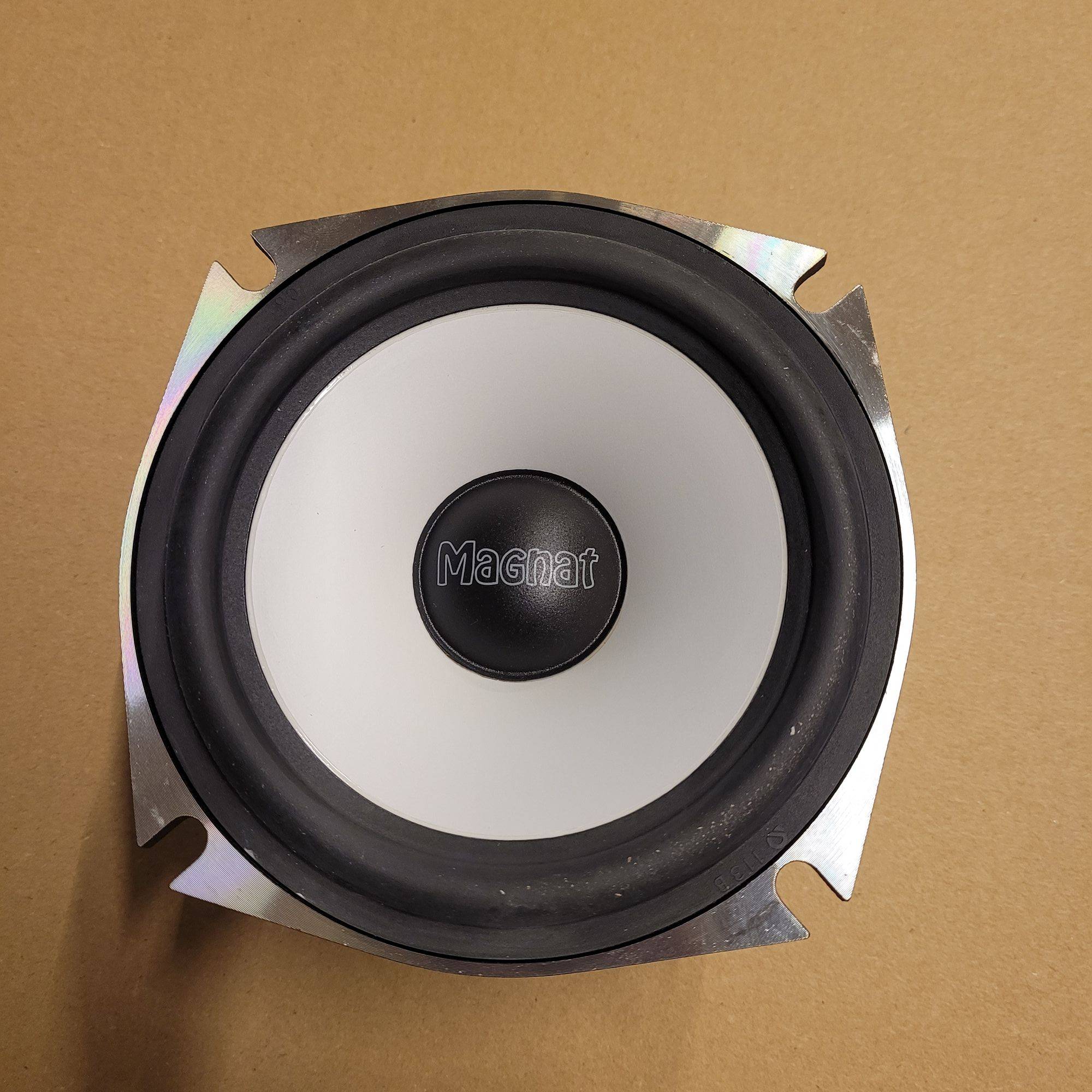 Magnat New Edge 213 High End Auto Lautsprecher Kickbass Tieftöner