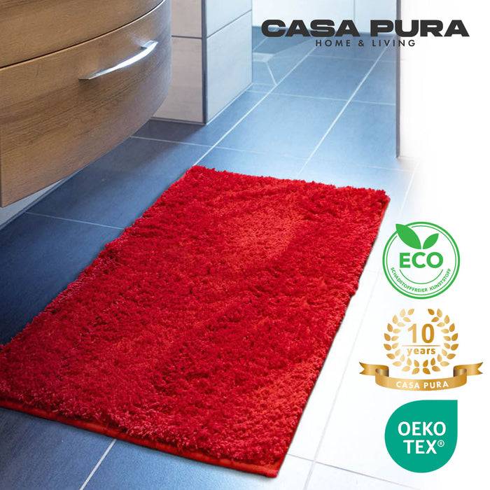 FLOORDIREKT Badematte Sky - Flauschiger Badvorleger mit dichtem Flor - Eckig - Beerenrot - 80 x 150 cm