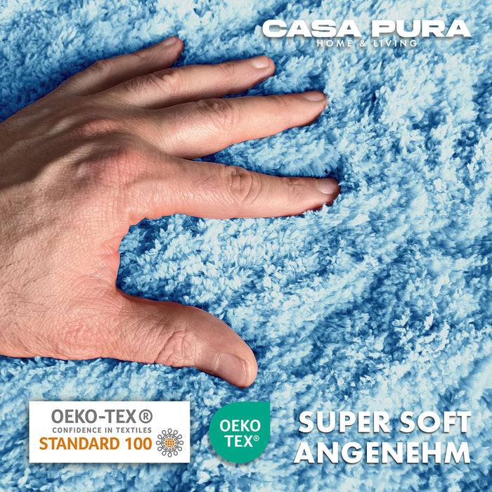 FLOORDIREKT Badematte Sky - Flauschiger Badvorleger mit dichtem Flor - Eckig - Hellblau - 70 x 120 cm
