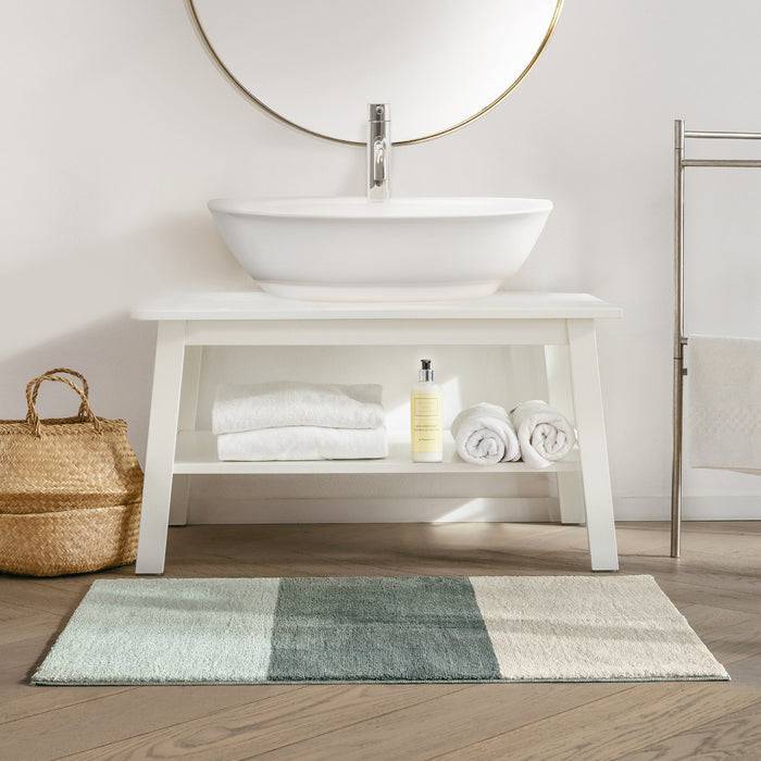 FLOORDIREKT Badteppich Horizont - Moderne Badematte in verschiedenen Farben - Rutschhemmend & Pflegeleicht - 60 x 90 cm - Hellgrau/Grau/Creme