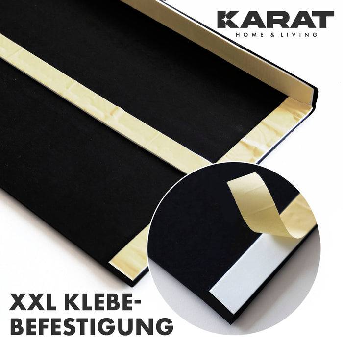 Klebestreifen zur Befestigung gezeigt, flach an einer Oberfläche anliegend. Text lautet 'XXL KLEBE-BEFESTIGUNG'. Logo lautet 'KARAT Home & Living'.