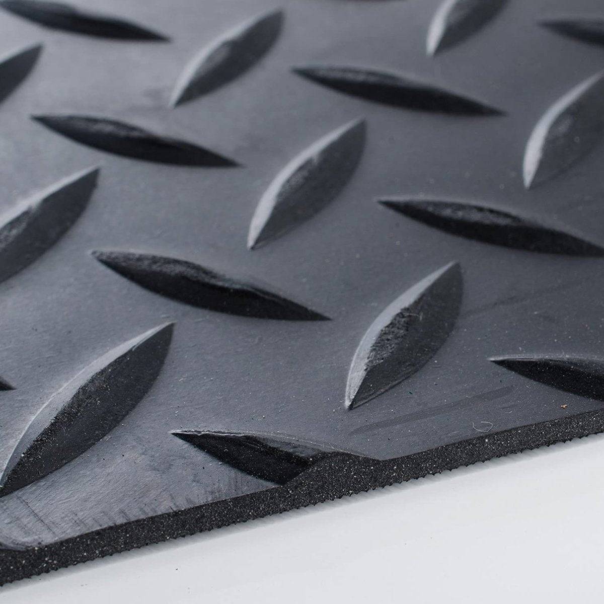 etm Gummi-Bodenbelag | mit Tränenblech-Struktur | Zuschnitt | 150x450 cm