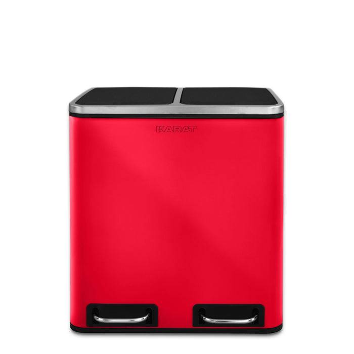 Ein roter Doppelkammer-Müll- und Recyclingbehälter mit Fußpedalen, entwickelt für effiziente Abfalltrennung.