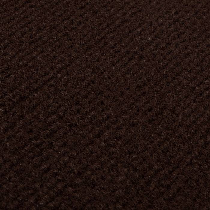 Strukturierte Nahaufnahme von dunkelbraunem Stoff mit Strickmuster.